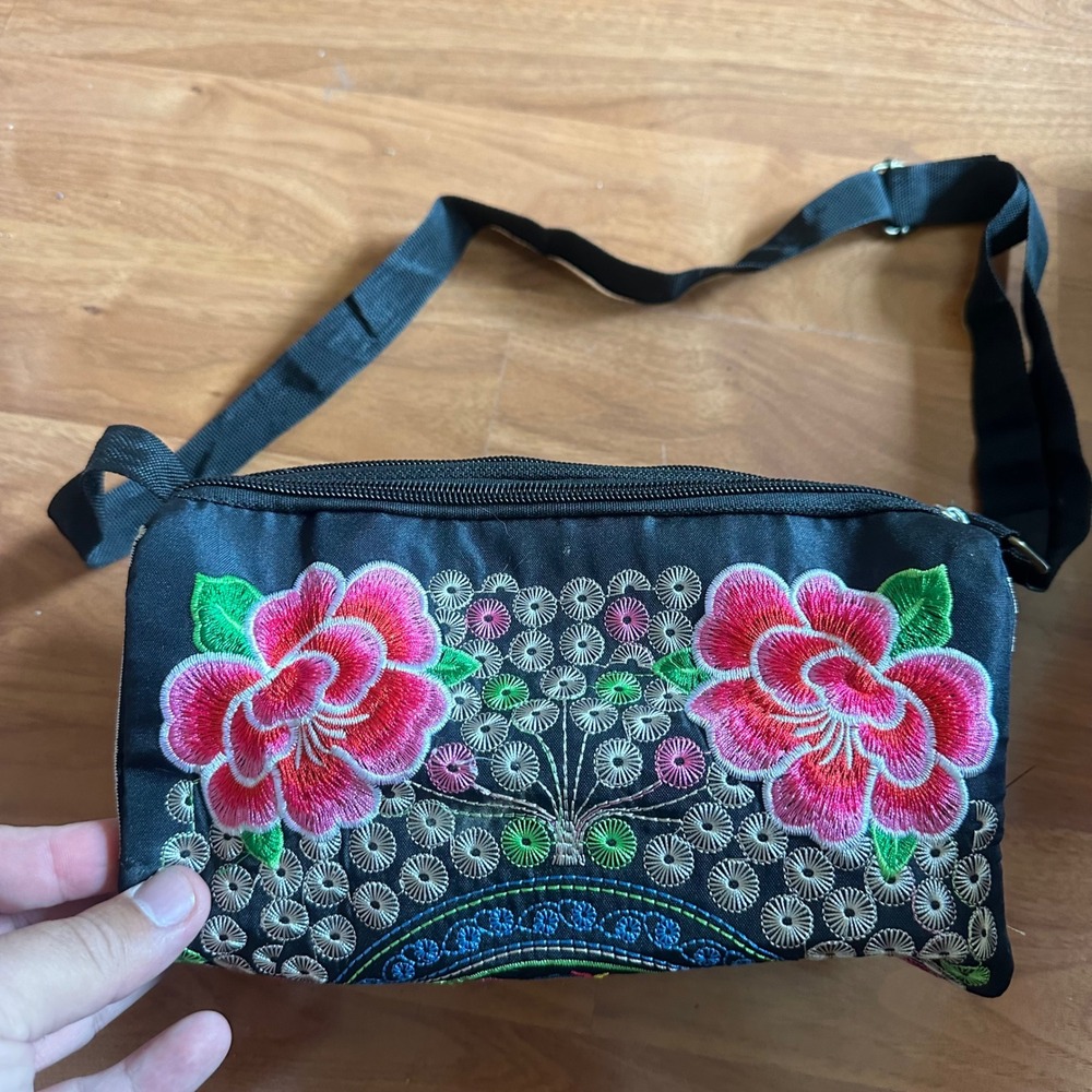 Unbranded Floral Embroidered Crossbody Bag Womens Small‎ Black Boho Zip Purse